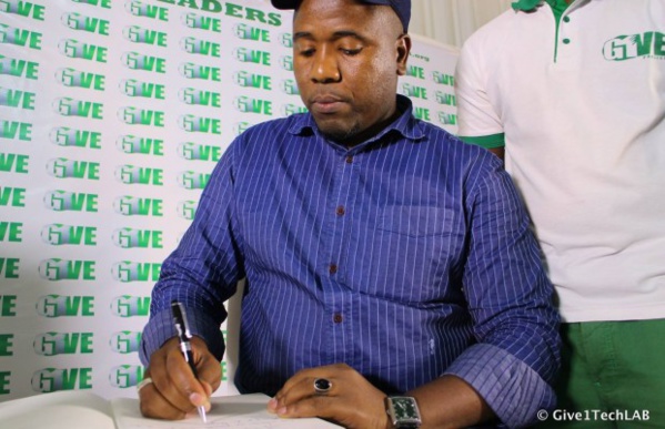 Réplique: "La tournée de Bougane Gueye Dani est financée par Macky Sall" Réplique: "La tournée de Bougane Gueye Dani est financée par Macky Sall"