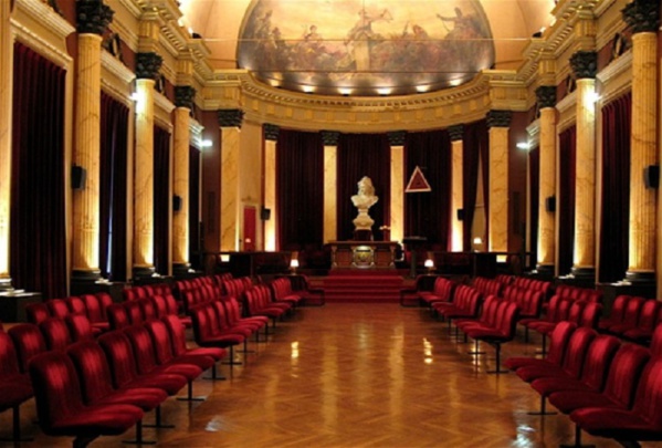 Le préfet de Dakar déroule le tapis rouge aux francs-maçons Le préfet de Dakar déroule le tapis rouge aux francs-maçons