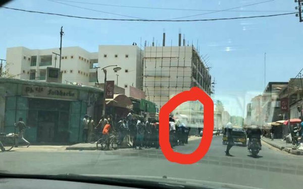 Dernière minute :les ASP dans les rues pour dénoncer "les 50 mille FCFA comme salaire..." Dernière minute :les ASP dans les rues pour dénoncer "les 50 mille FCFA comme salaire..."