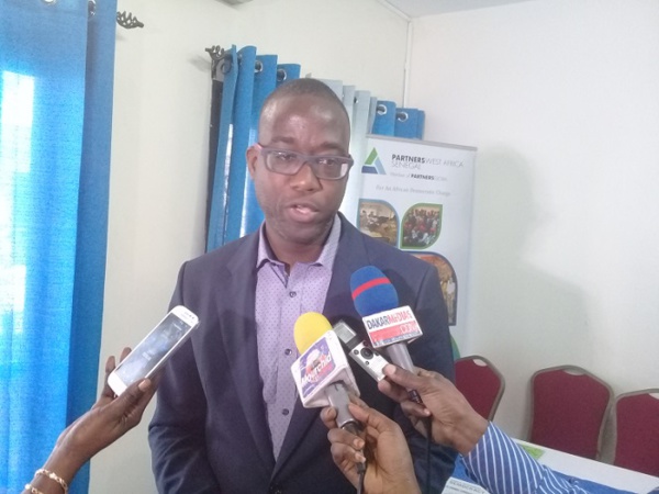 Mamby Diouf: «On constate en Afrique l'utilisation de l'argent issu de la corruption par les gouvernements pour se maintenir...» Mamby Diouf: «On constate en Afrique l'utilisation de l'argent issu de la corruption par les gouvernements pour se maintenir...»