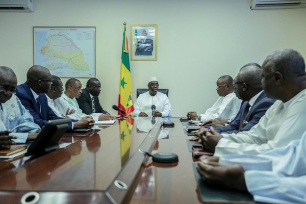 Les familles des victimes du drame de Demba Diop reçues au Palais Les familles des victimes du drame de Demba Diop reçues au Palais