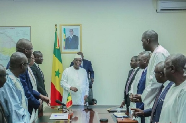 Les familles des victimes du drame de Demba Diop reçues au Palais 