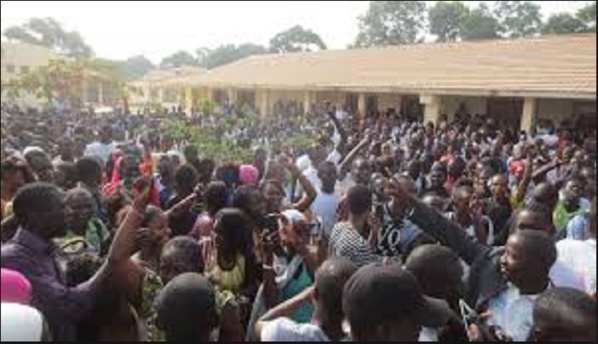 Mort de Fallou Sène: forte mobilisation des étudiants de Ziguinchor Mort de Fallou Sène: forte mobilisation des étudiants de Ziguinchor