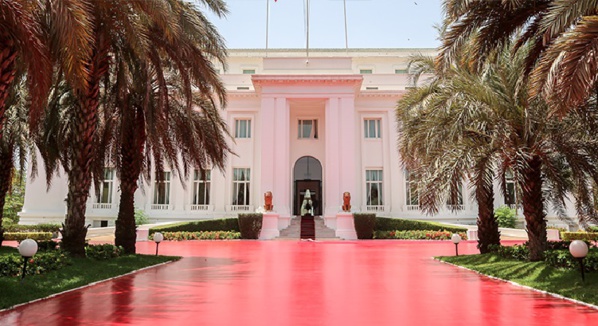 16 milliards dans le compte d’une notaire pour fabriquer 100 candidats… Le vrai motif de la loi sur le parrainage 16 milliards dans le compte d’une notaire pour fabriquer 100 candidats… Le vrai motif de la loi sur le parrainage