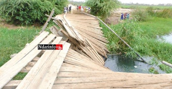 Saint Louis: Effondrement du pont de Savoigne( video)