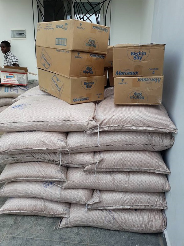 Benoit SAMBOU "inonde " Ziguinchor avec des Kits NDogou Benoit SAMBOU "inonde " Ziguinchor avec des Kits NDogou