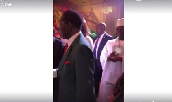 Vidéo: L'ancien Président de la Gambie Yaya Jammeh est là Vidéo: L'ancien Président de la Gambie Yaya Jammeh est là