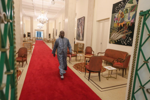 Palais: Macky déroule le tapis rouge à Diagne Fada Palais: Macky déroule le tapis rouge à Diagne Fada