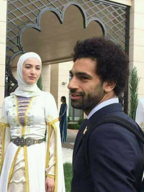 Les hôtesses Russes voilées, accueillent les équipes des pays Arabes  