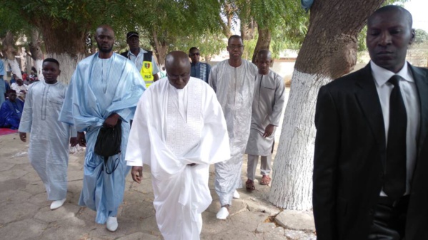 Thies: Idrissa Seck participe à la prière de l'AID EL FITR Thies: Idrissa Seck participe à la prière de l'AID EL FITR