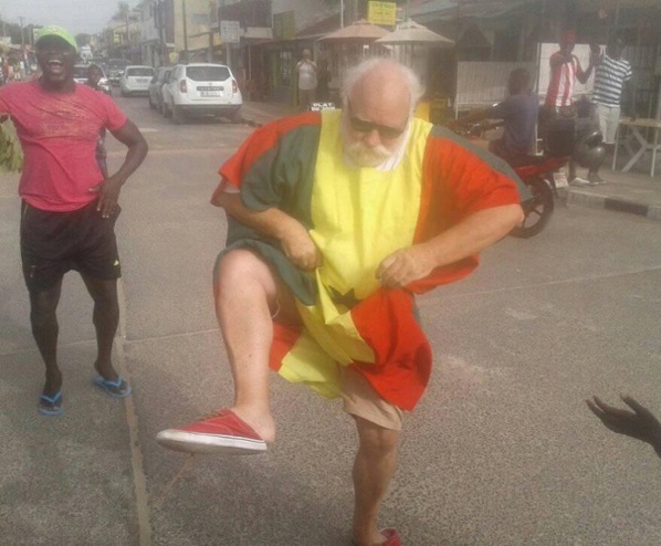 Ce blanc fête la victoire des lions 