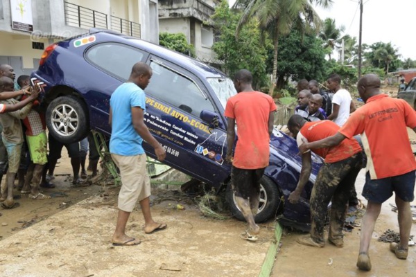 Au moins 19 morts dans des inondations à Abidjan Au moins 19 morts dans des inondations à Abidjan