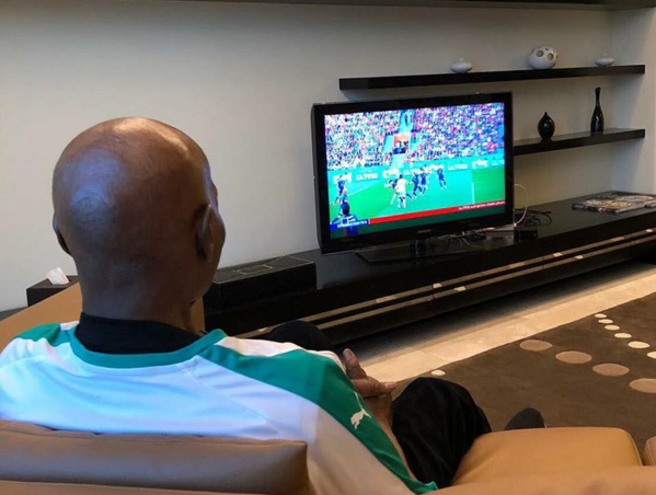 Me Wade suivait le match Sénégal -Japon Me Wade suivait le match Sénégal -Japon