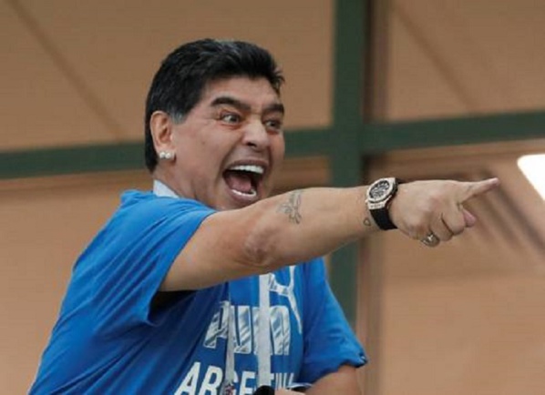 Maradona cherche celui qui l'a annoncé mort