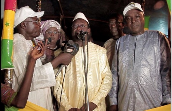 Forum de quartiers: le ministre Arona Coumba Ndofféne Diouf alloue une enveloppe de 10 millions à la banlieue Forum de quartiers: le ministre Arona Coumba Ndofféne Diouf alloue une enveloppe de 10 millions à la banlieue