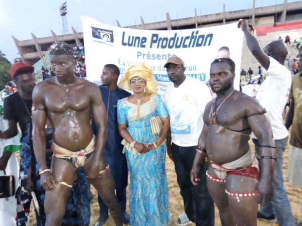 Léna Diedhiou marraine du combat de lutte Toubacouta et Boy Niamone 