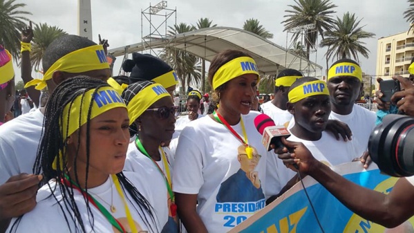 En Direct: Déjà du monde à la marche de l'opposition En Direct: Déjà du monde à la marche de l'opposition