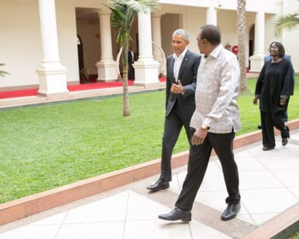 Au Kenya, Obama visite son village d'origine  