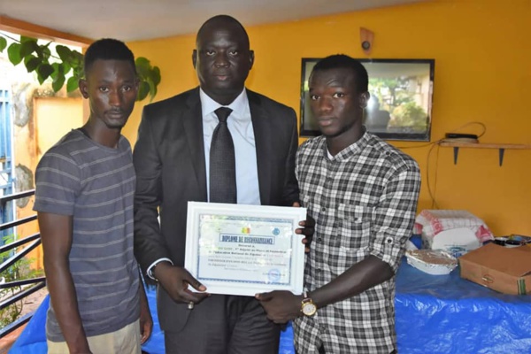 Les étudiants honorent la mairie de Ziguinchor Les étudiants honorent la mairie de Ziguinchor