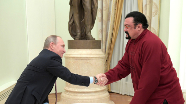 Steven Seagal nommé émissaire Russe aux USA Steven Seagal nommé émissaire Russe aux USA