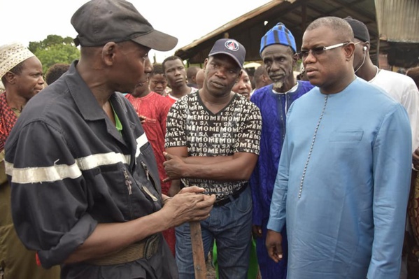Marché ravagé par les flammes: Baldé partage la douleur avec les victimes Marché ravagé par les flammes: Baldé partage la douleur avec les victimes