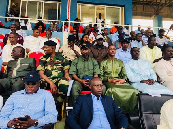 Le Premier ministre dans un stade de Kolda Le Premier ministre dans un stade de Kolda