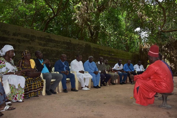 Présidentielle: Baldé reçu chaleureusement par le roi d'Oussouye Présidentielle: Baldé reçu chaleureusement par le roi d'Oussouye