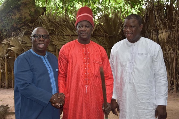 Présidentielle: Baldé reçu chaleureusement par le roi d'Oussouye Présidentielle: Baldé reçu chaleureusement par le roi d'Oussouye