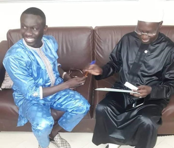 Le chanteur Pape Diouf parraine Macky Sall