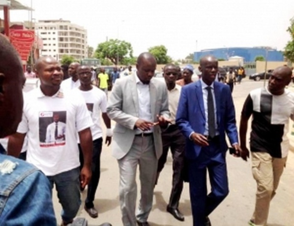 LA TENTATION DE LA DICTATURE DE LA PENSÉE UNIQUE LA TENTATION DE LA DICTATURE DE LA PENSÉE UNIQUE