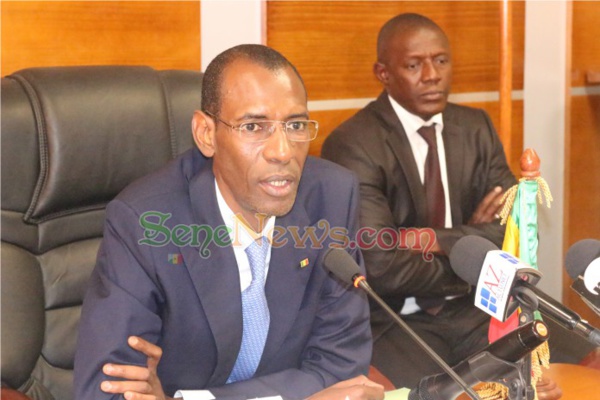 Le mouvement "ADD pour SMS en 2019" tance Sonko et lui rappelle son appartenance à un lobby contre l’Islam confrérique Le mouvement "ADD pour SMS en 2019" tance Sonko et lui rappelle son appartenance à un lobby contre l’Islam confrérique