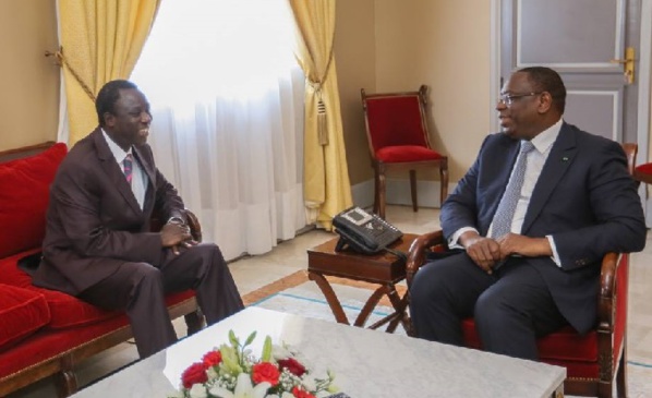 Thione Seck reçu au Palais de la république Thione Seck reçu au Palais de la république