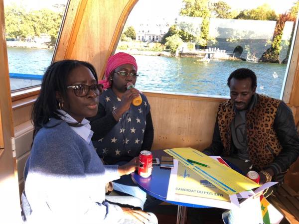 Parrainage en Suisse: Les libéraux et des Karimistes font leur démonstration de force par mer(Photos) Parrainage en Suisse: Les libéraux et des Karimistes font leur démonstration de force par mer(Photos)