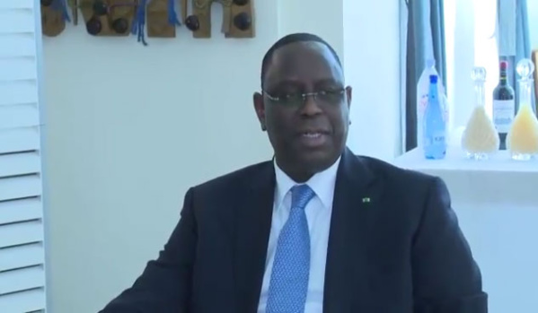 Du vin à la Présidence en pleine journée Du vin à la Présidence en pleine journée