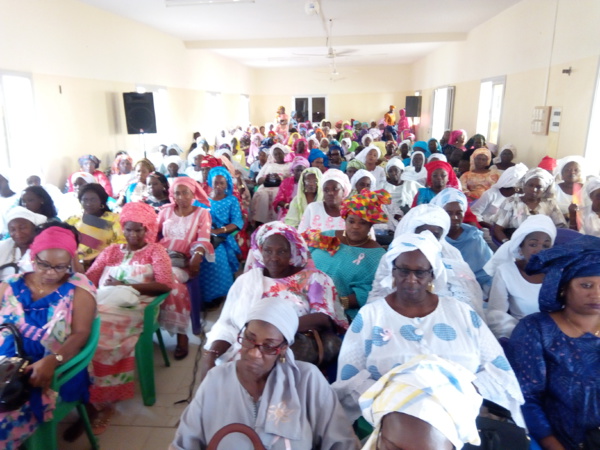 Démonstration de force des femmes de Dakar contre le Cancer Démonstration de force des femmes de Dakar contre le Cancer