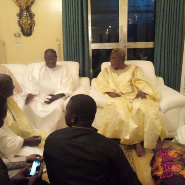  Baldé reçu par le Khalif général des mourides et d'autres dignitaires de Touba