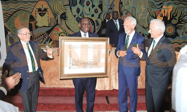 Revalorisation de l’agriculture : Macky reçoit un prix de la plus vielle académie du monde Revalorisation de l’agriculture : Macky reçoit un prix de la plus vielle académie du monde