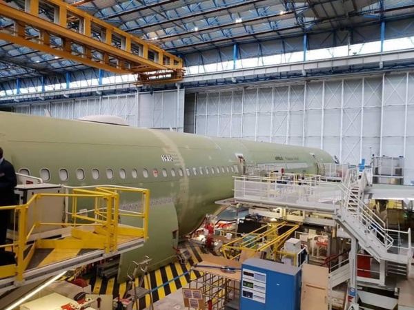 Toulouse: Macky Sall visite " Airbus industrie " Toulouse: Macky Sall visite " Airbus industrie "