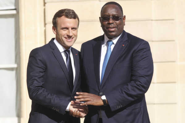 Forum de Dakar : Macron remet 500 millions à Macky Forum de Dakar : Macron remet 500 millions à Macky