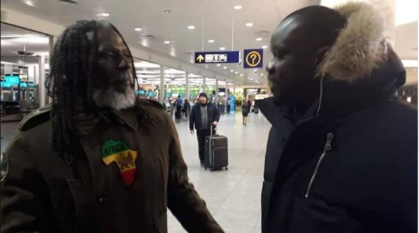 Tiken Jah Fakoly et Ousmane Sonko se sont rencontrés Tiken Jah Fakoly et Ousmane Sonko se sont rencontrés