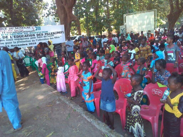 Oussouye: Dieynéba Goudiaby ravitaille les élèves en fourniture scolaire