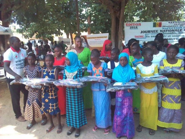 Oussouye: Dieynéba Goudiaby ravitaille les élèves en fourniture scolaire