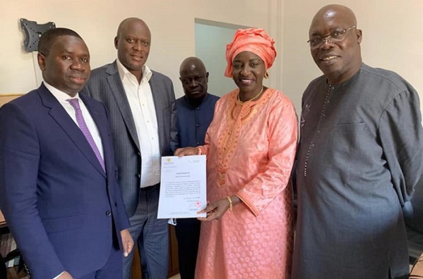 Candidature de Macky Sall: La coalition BBY s'est rendue au Conseil constitutionnel Candidature de Macky Sall: La coalition BBY s'est rendue au Conseil constitutionnel