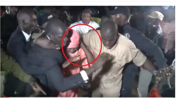 Mimi Touré : «Je ne suis pas au courant d'un tel coup de poing ni d'un Ko...» Mimi Touré : «Je ne suis pas au courant d'un tel coup de poing ni d'un Ko...»