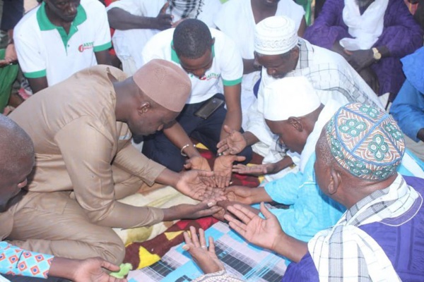 Ousmane Sonko avec les religieux de Ranérou