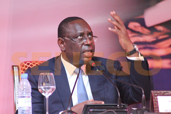 Macky Sall sermonne ses sauvageons: « attendez d’abord ma réélection avant de vous boxer » Macky Sall sermonne ses sauvageons: « attendez d’abord ma réélection avant de vous boxer »