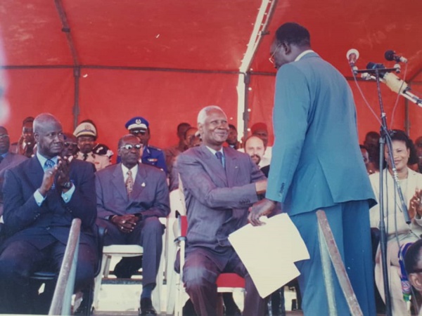 Un honneur pour la presse et les sportifs, Baba Tandian élevé au Grand-Croix de l’Ordre national du mérite