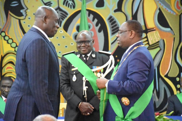 Photos: Baba Tandian décoré par le Chef de l'Etat Photos: Baba Tandian décoré par le Chef de l'Etat