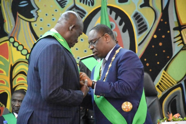 Photos: Baba Tandian décoré par le Chef de l'Etat Photos: Baba Tandian décoré par le Chef de l'Etat