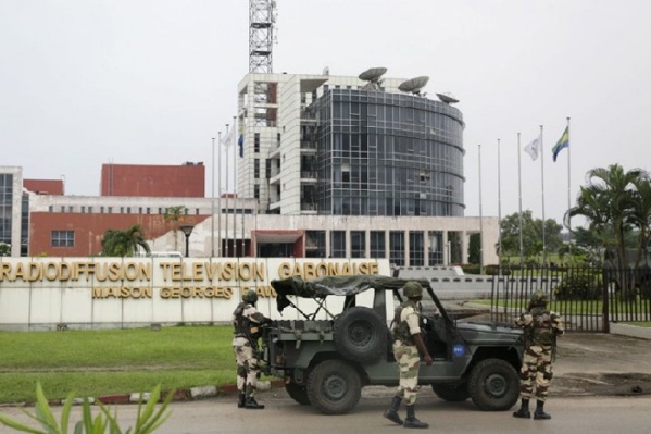 Coup d'État avorté au Gabon : sept putschistes arrêtés, deux autres tués Coup d'État avorté au Gabon : sept putschistes arrêtés, deux autres tués